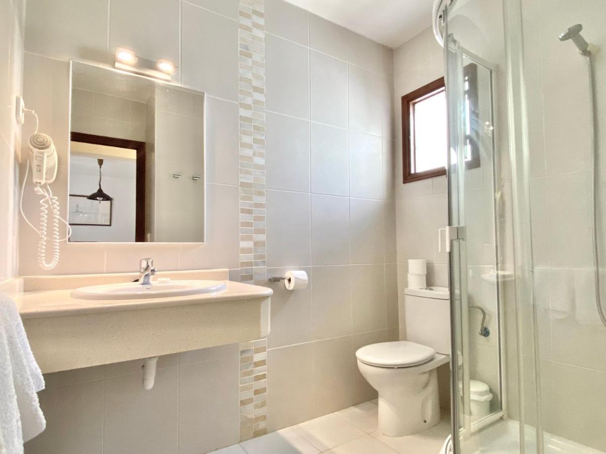 Apartamentos Laura Playa De Migjorn 外观 照片